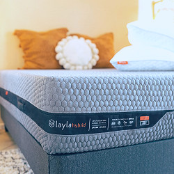 Amazon.com: Layla 13” Hybrid Mattress, Flippable Between Firm & Medium Soft  Comfort, Motion Minimizing (Cal King) : Home & Kitchen
